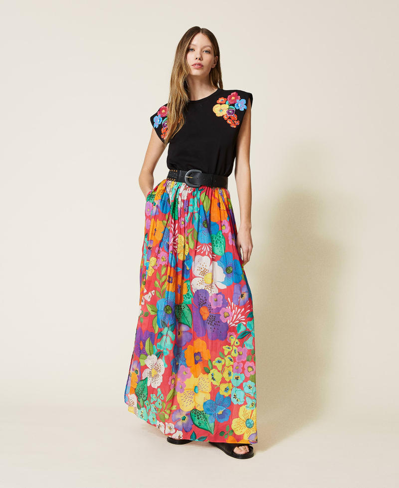 T-shirt con ricamo a fiori multicolor