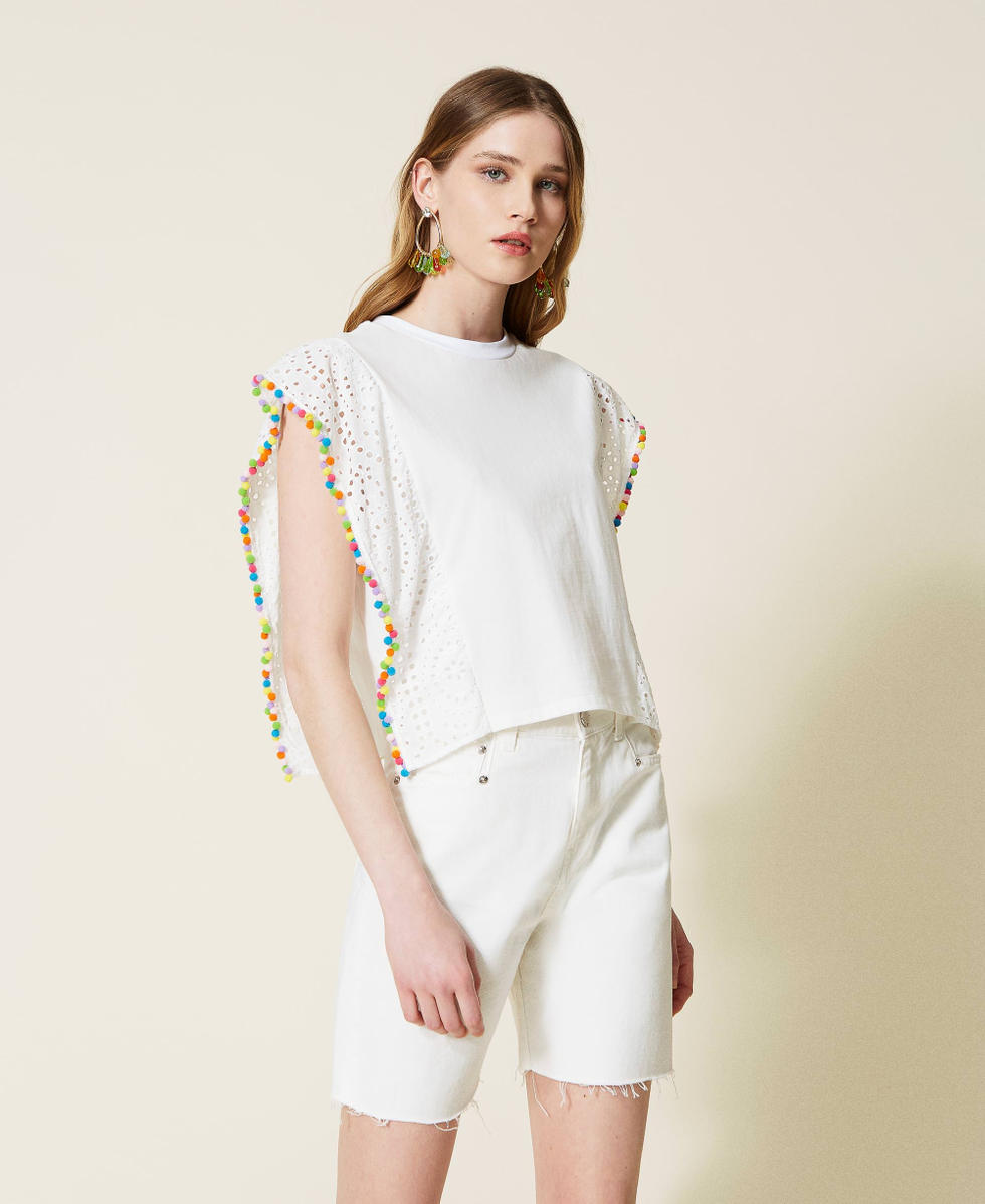 T-shirt boxy con pompon multicolor