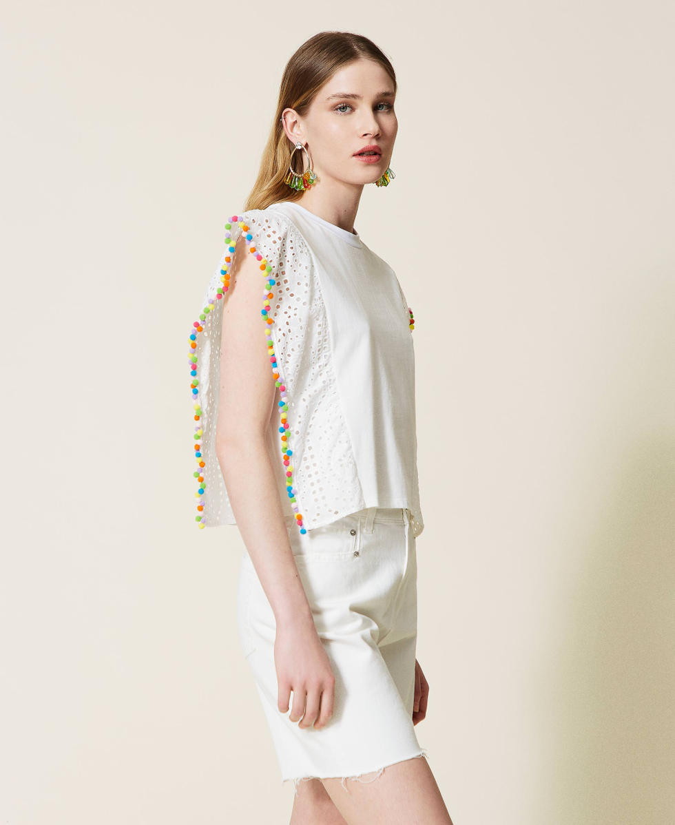 T-shirt boxy con pompon multicolor