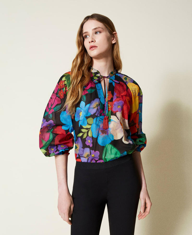 Blusa in mussola a fiori