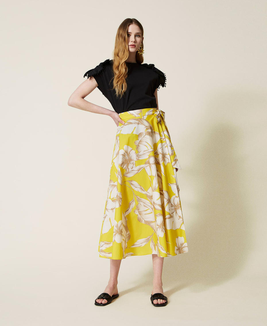Floral poplin wrap-around skirt Yellow / “Snow” White Hibiscus Print Woman 221TT2316-01