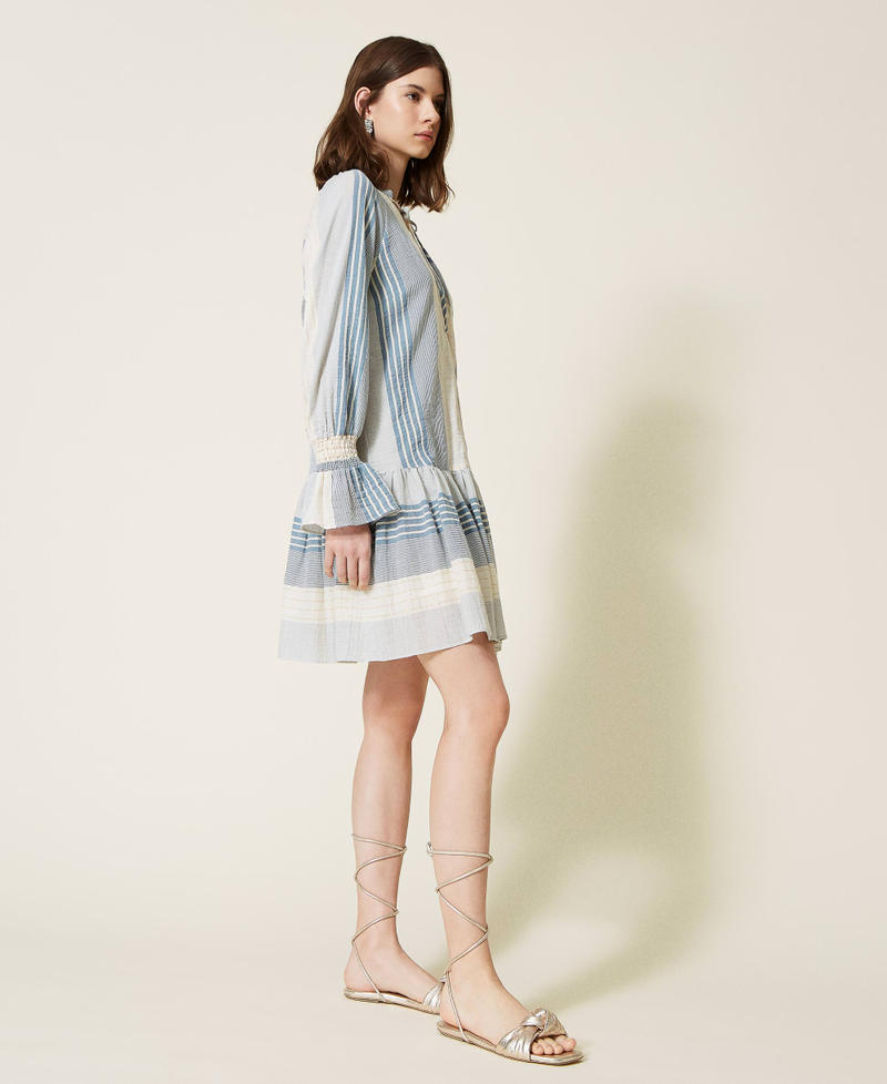 Vestido corto de gasa de rayas