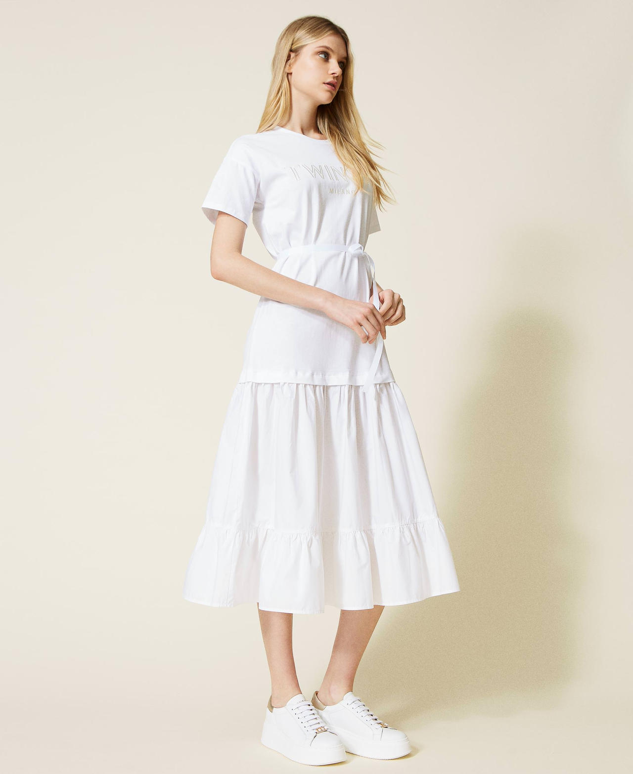 Long dress with embroidered logo and belt