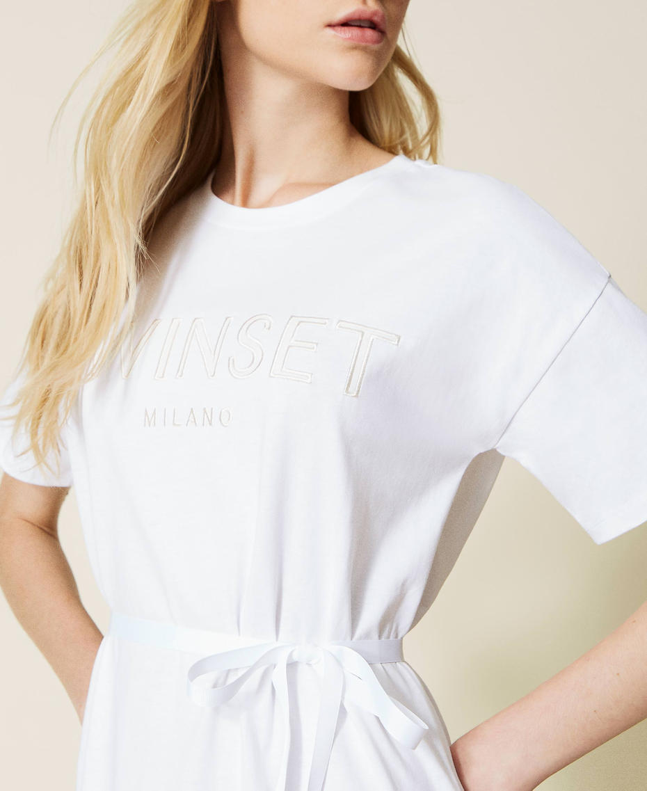 Long dress with embroidered logo and belt