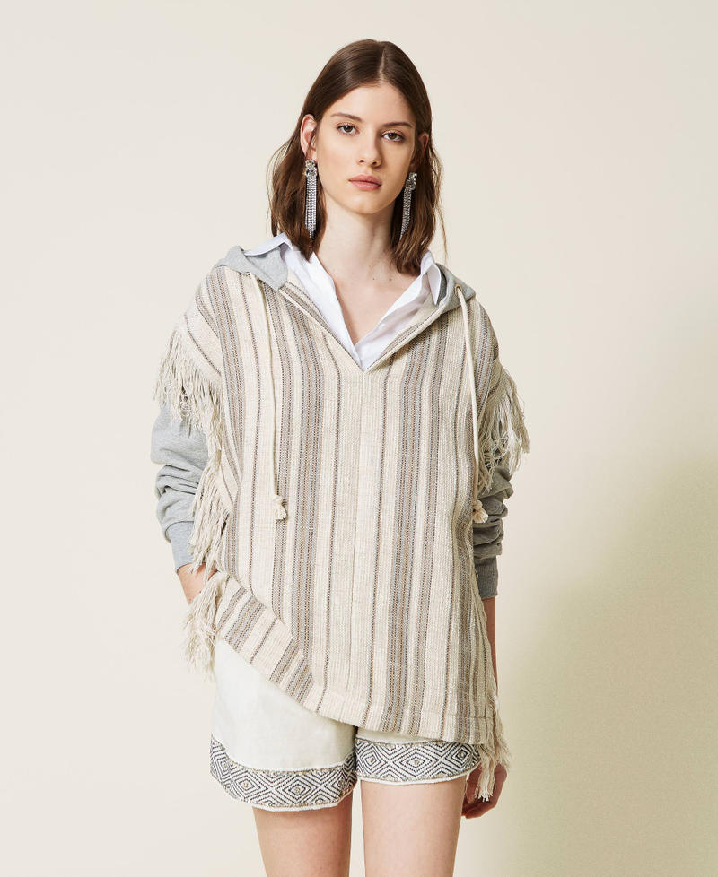 Sweat-shirt en tissu natt&eacute; ray&eacute; avec franges