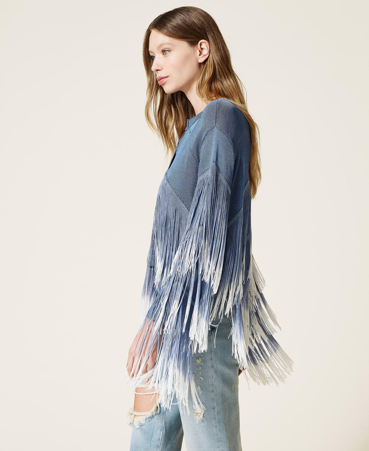 Cardigan with fadeout fringes