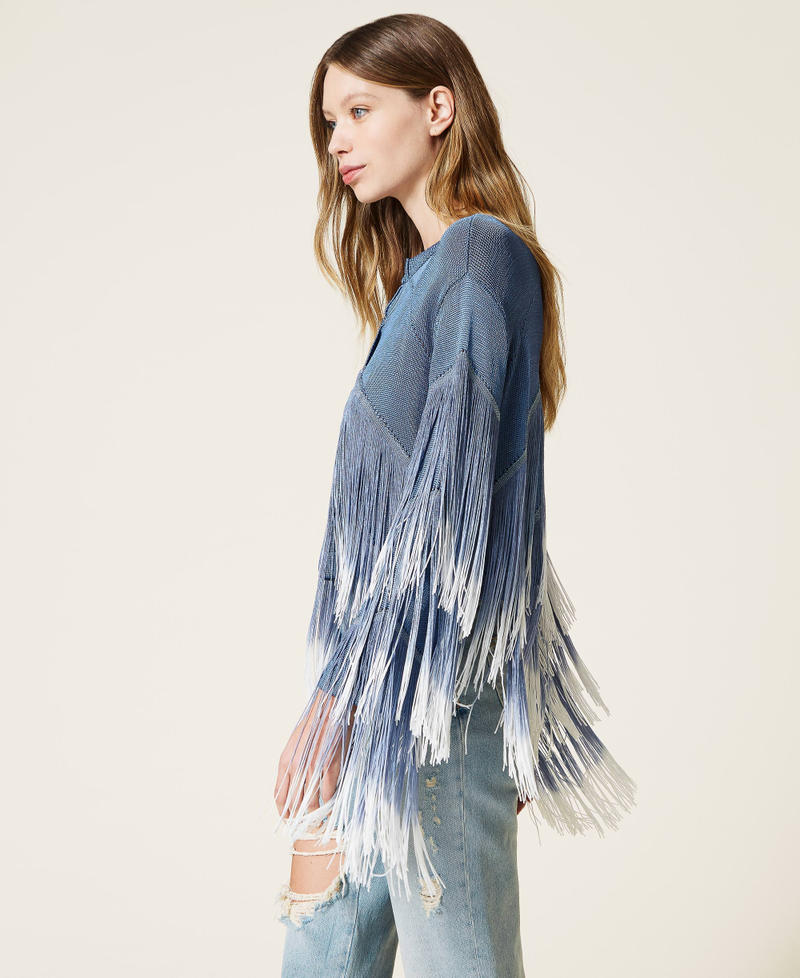 Cardigan with fadeout fringes