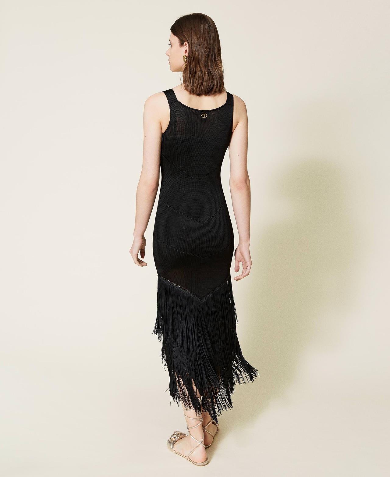 Длинное трикотажное платье с бахромой Черный женщина 221TT3012-03