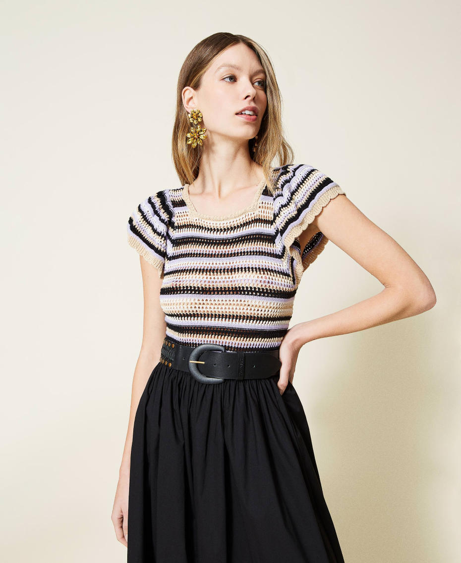 Pull crochet multicolore avec volant