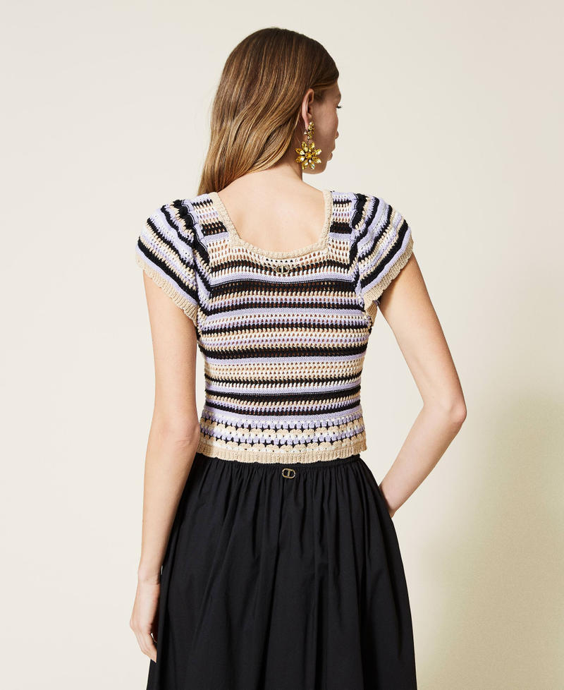 Pull crochet multicolore avec volant