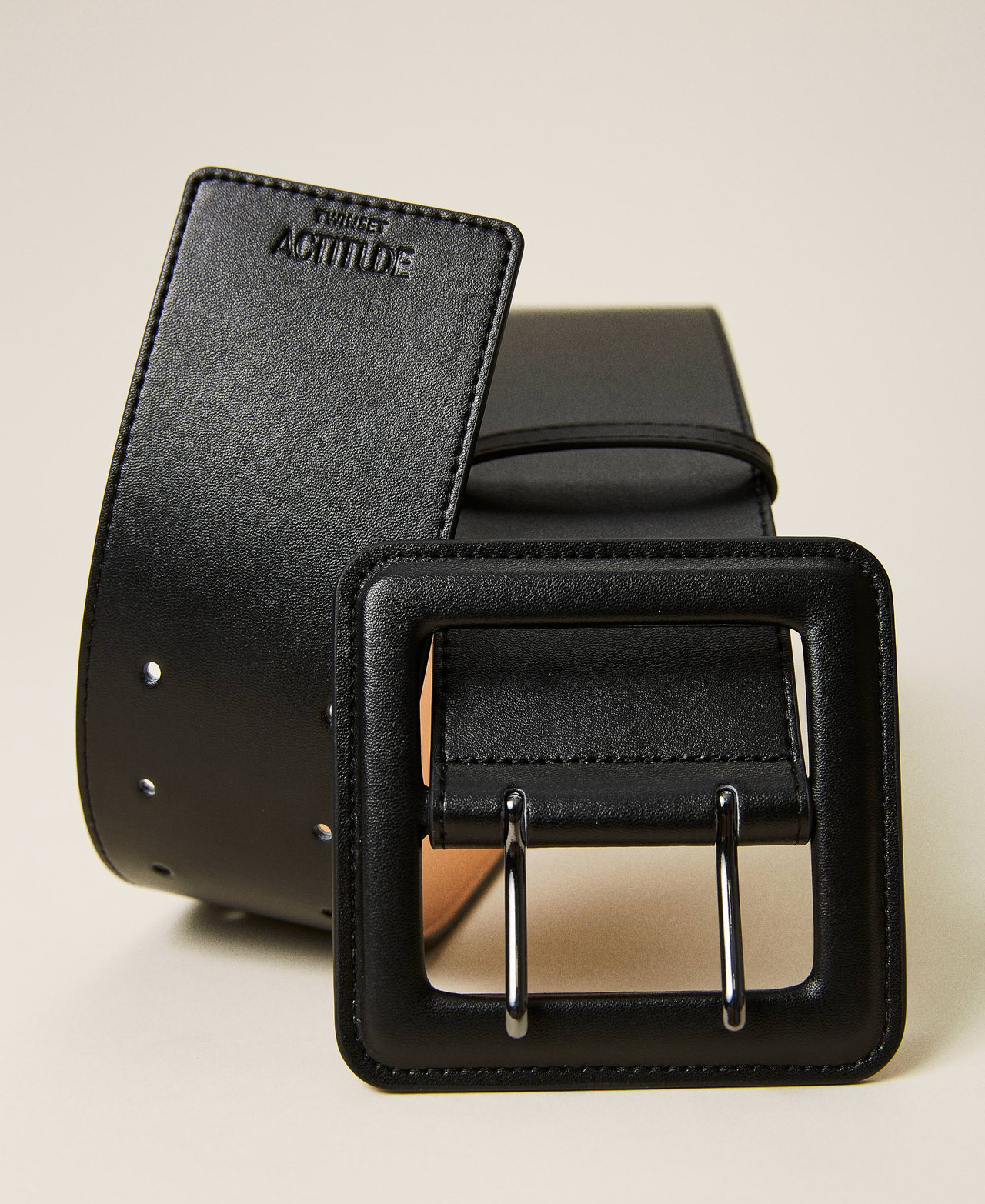 Padded maxi buckle belt