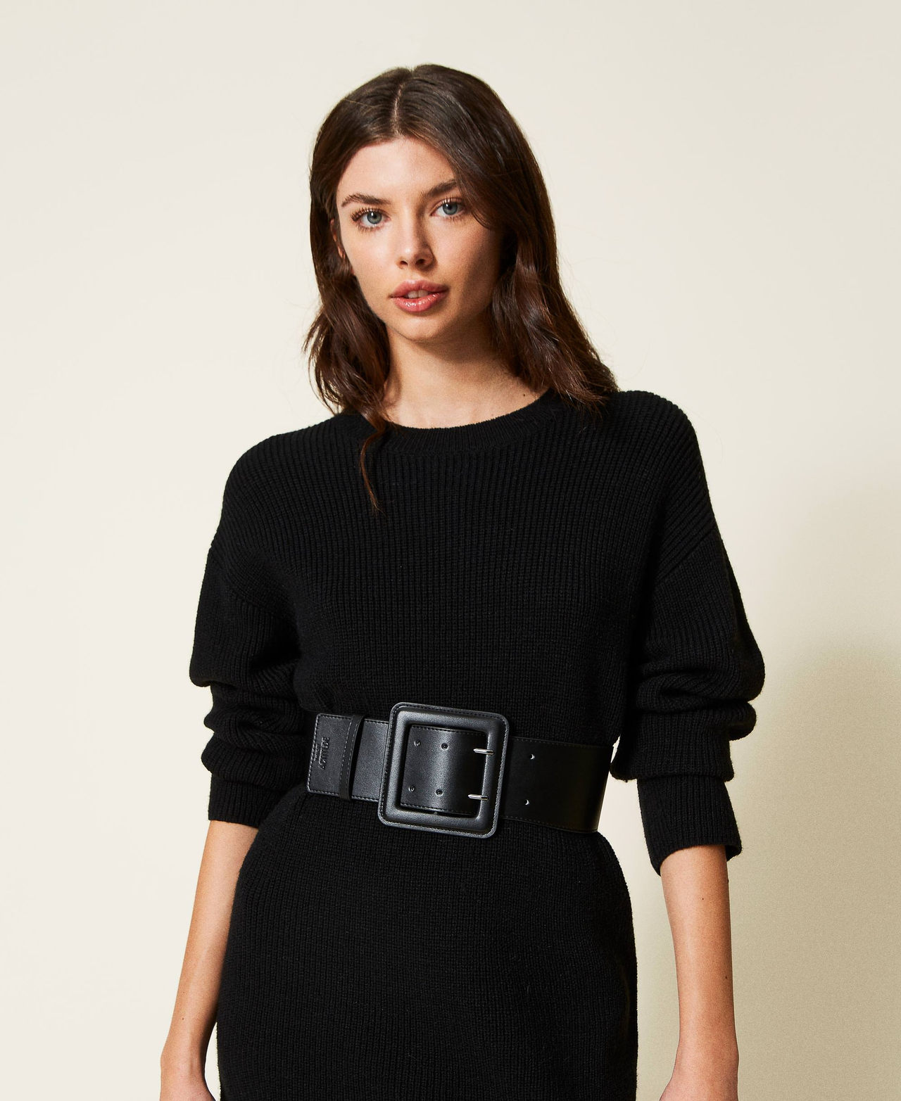 Padded maxi buckle belt