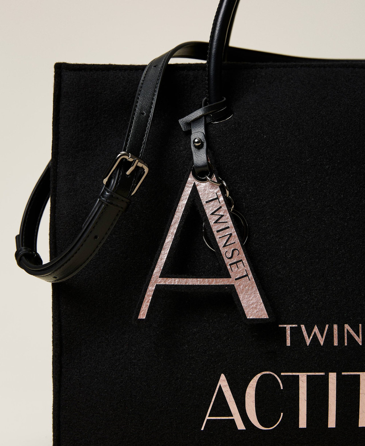 Wool blend shopper with logo