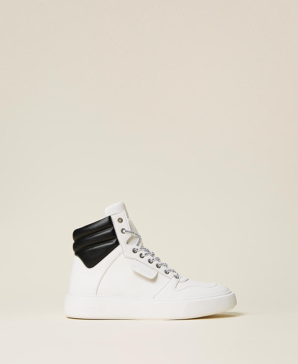 High top trainers with logo laces