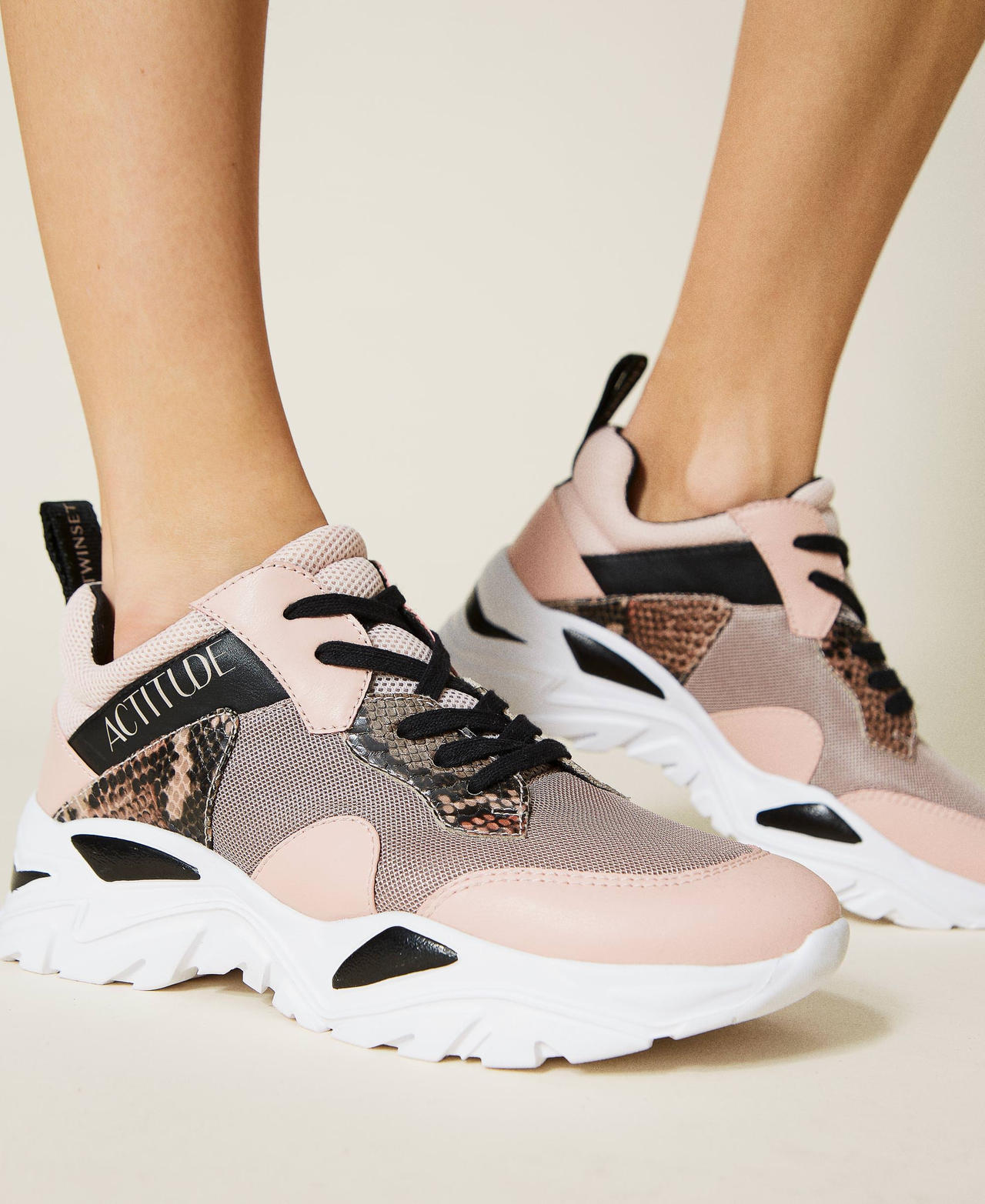 Scarpe running con inserti e logo