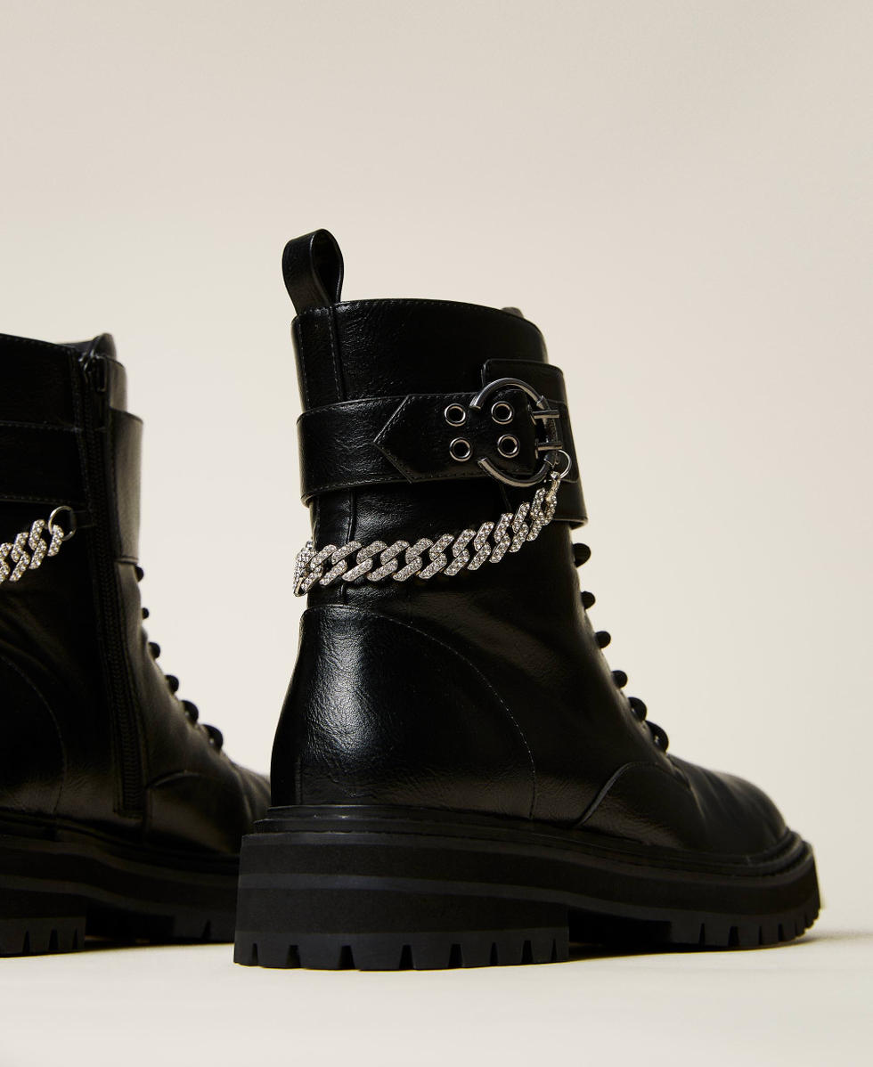 Anfibi donna con catene shop