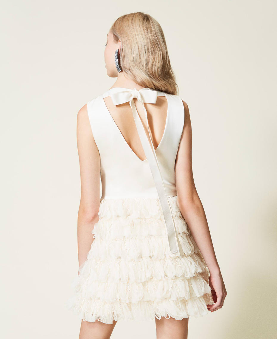 Robe courte avec volants en tulle et sequins