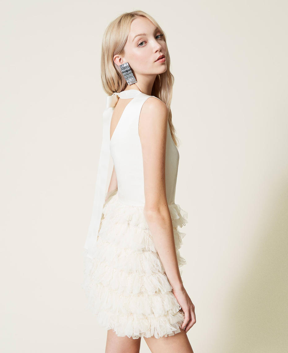 Robe courte avec volants en tulle et sequins