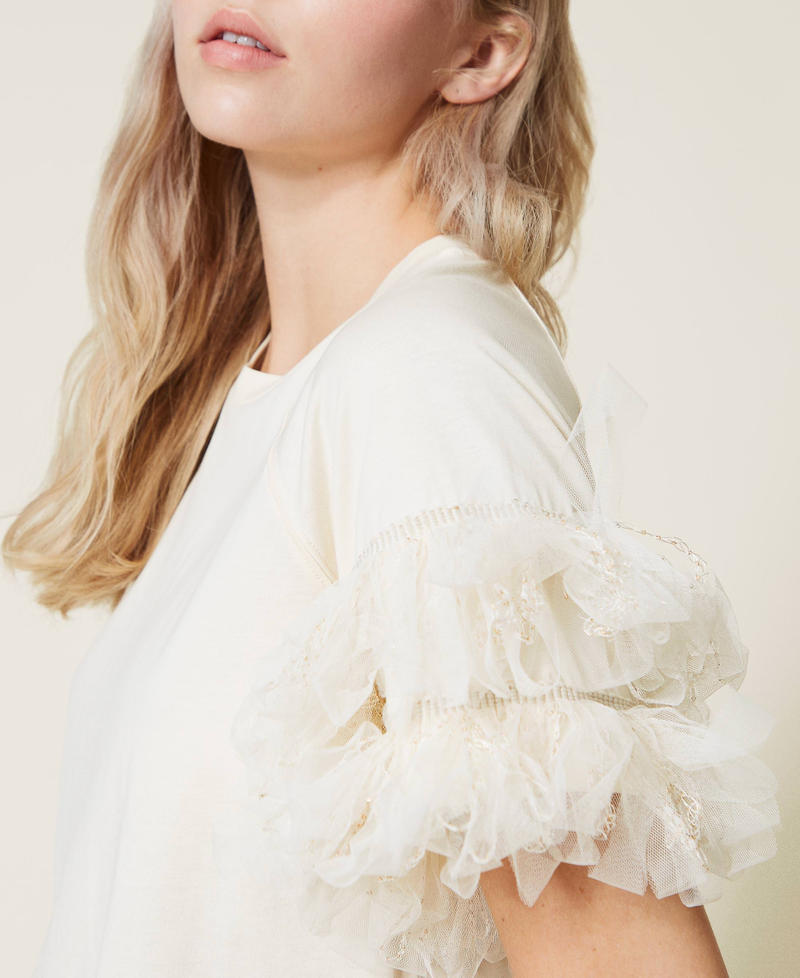 Camiseta con volantes de tul y lentejuelas