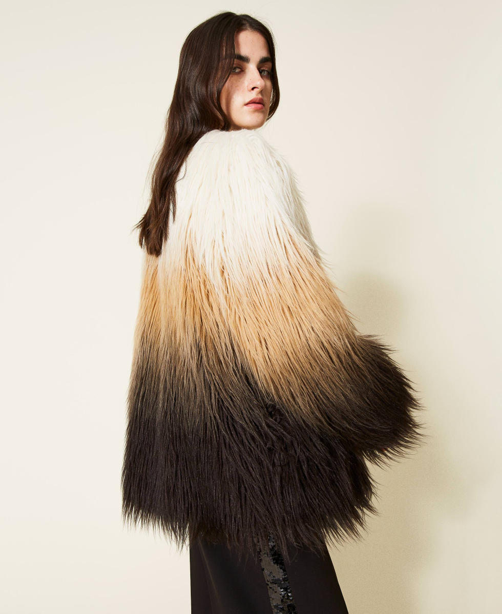 人気新品入荷 faux Fadeout fur Milano TWINSET | Beige Woman, coat ガウンコート