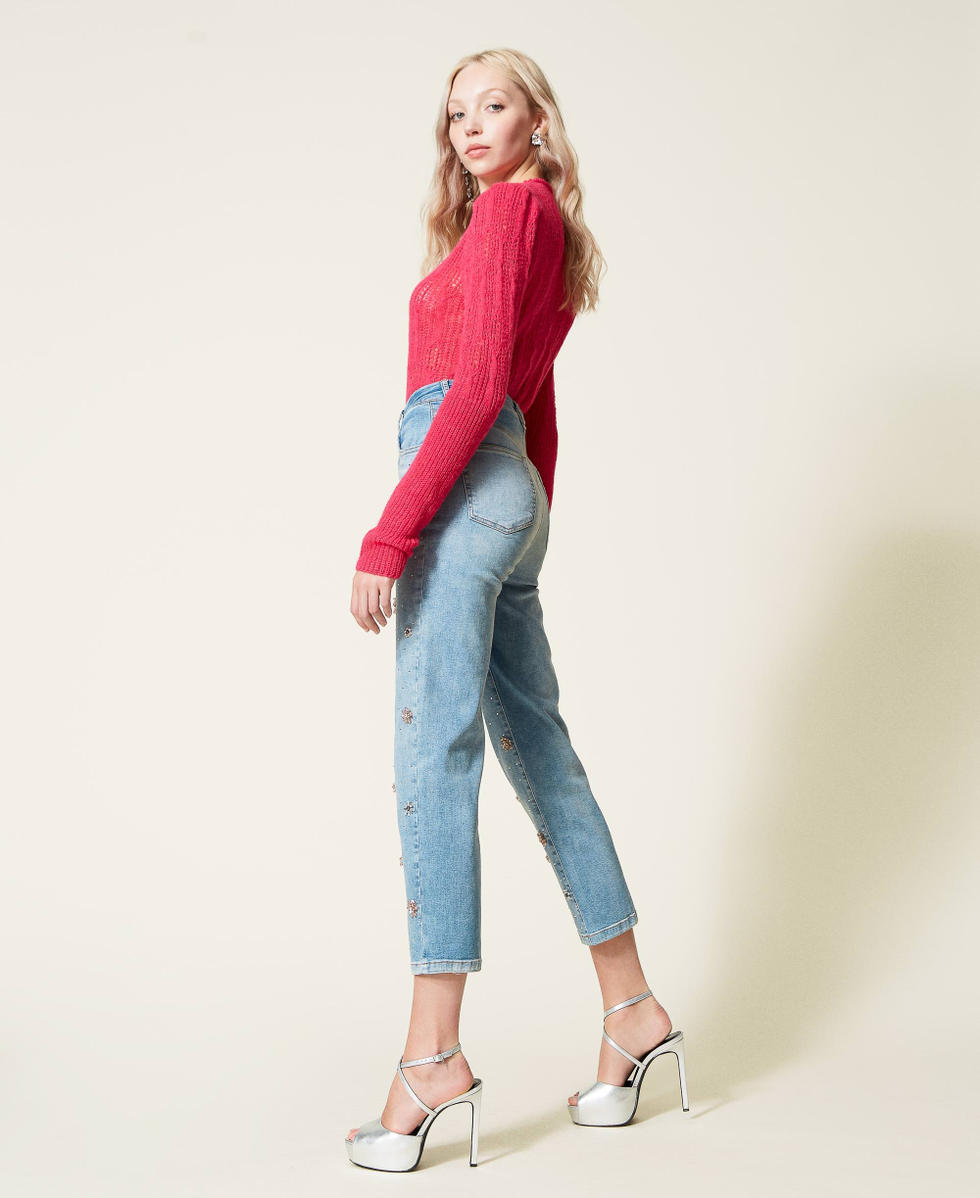 Regular-Fit-Jeans mit Stickereien und Chatons
