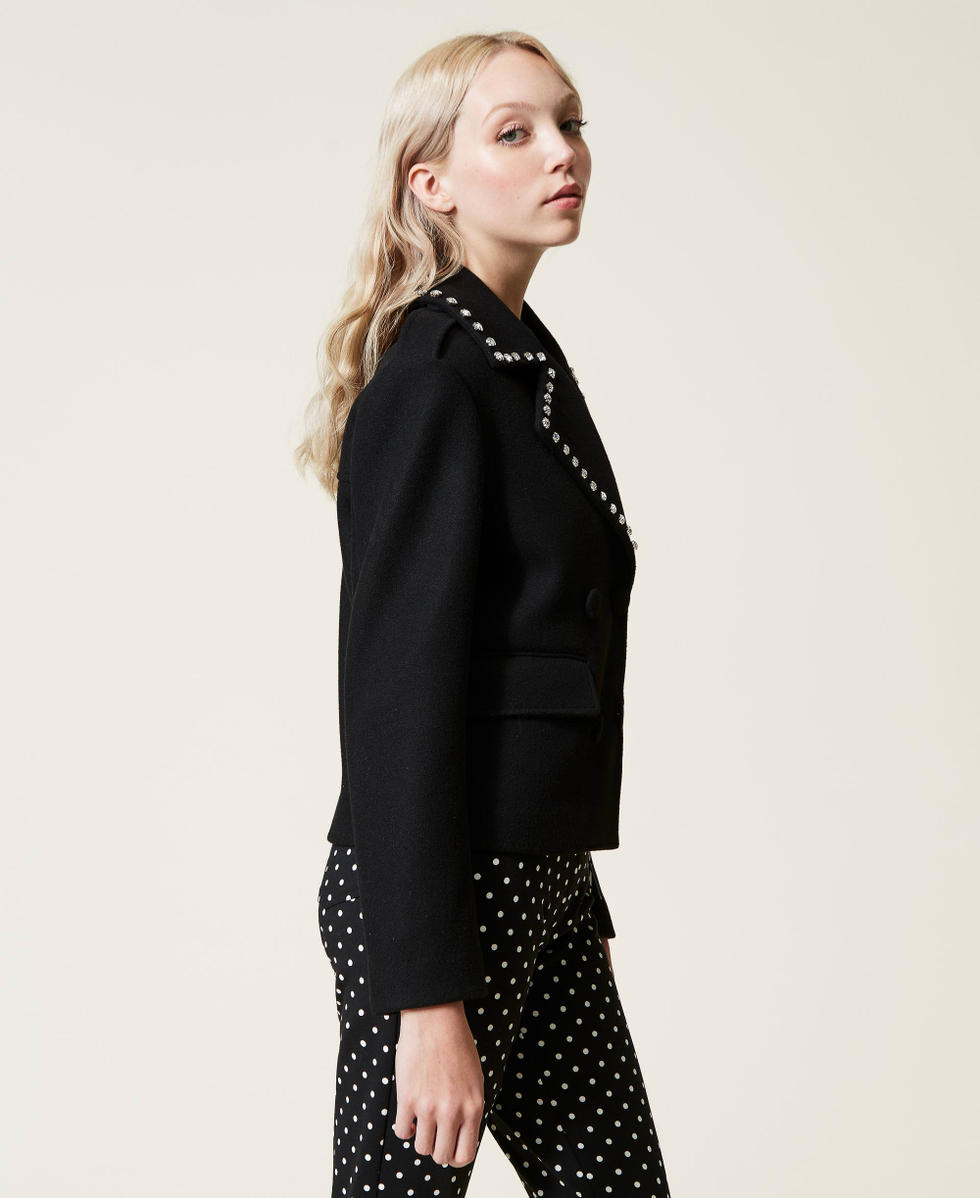 Wool cloth pea coat with embroideries