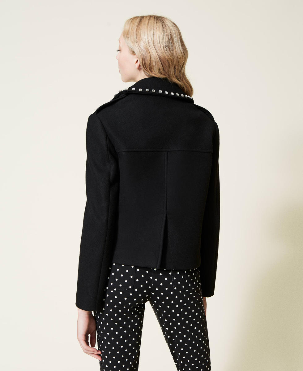 Wool cloth pea coat with embroideries