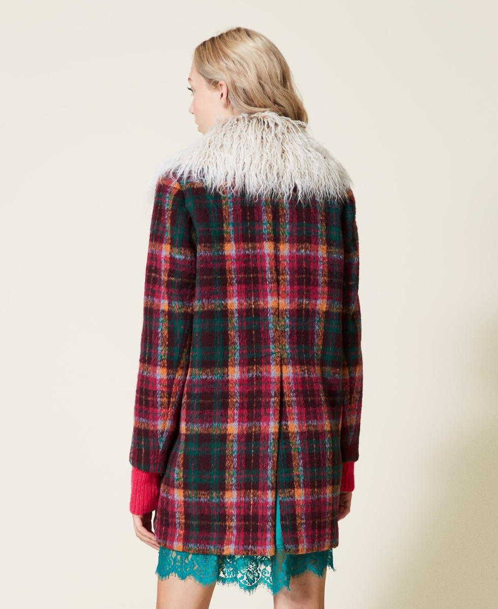 Check coat fur collar clearance
