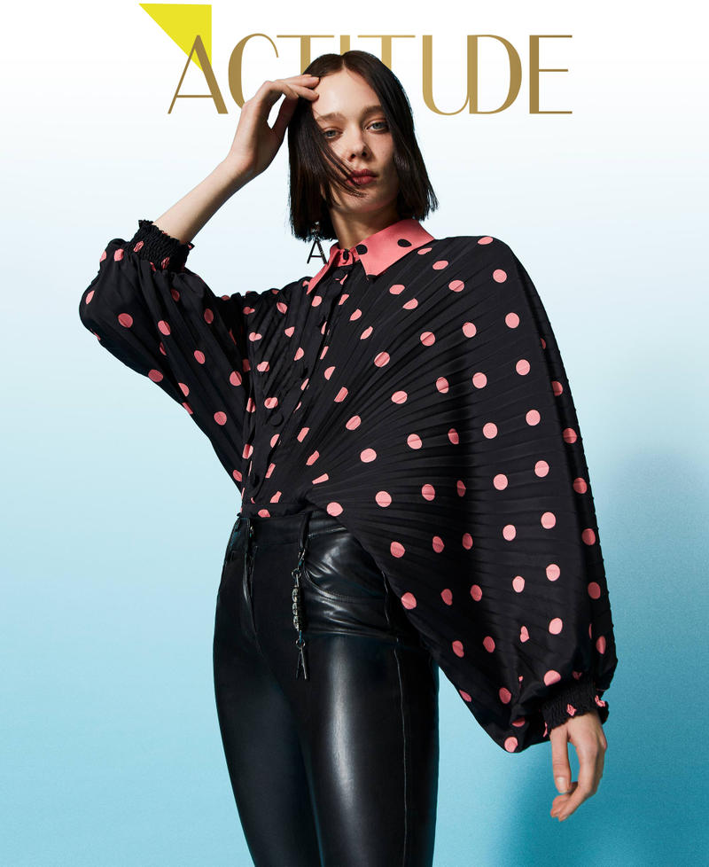 Camisa plisada estampada de lunares