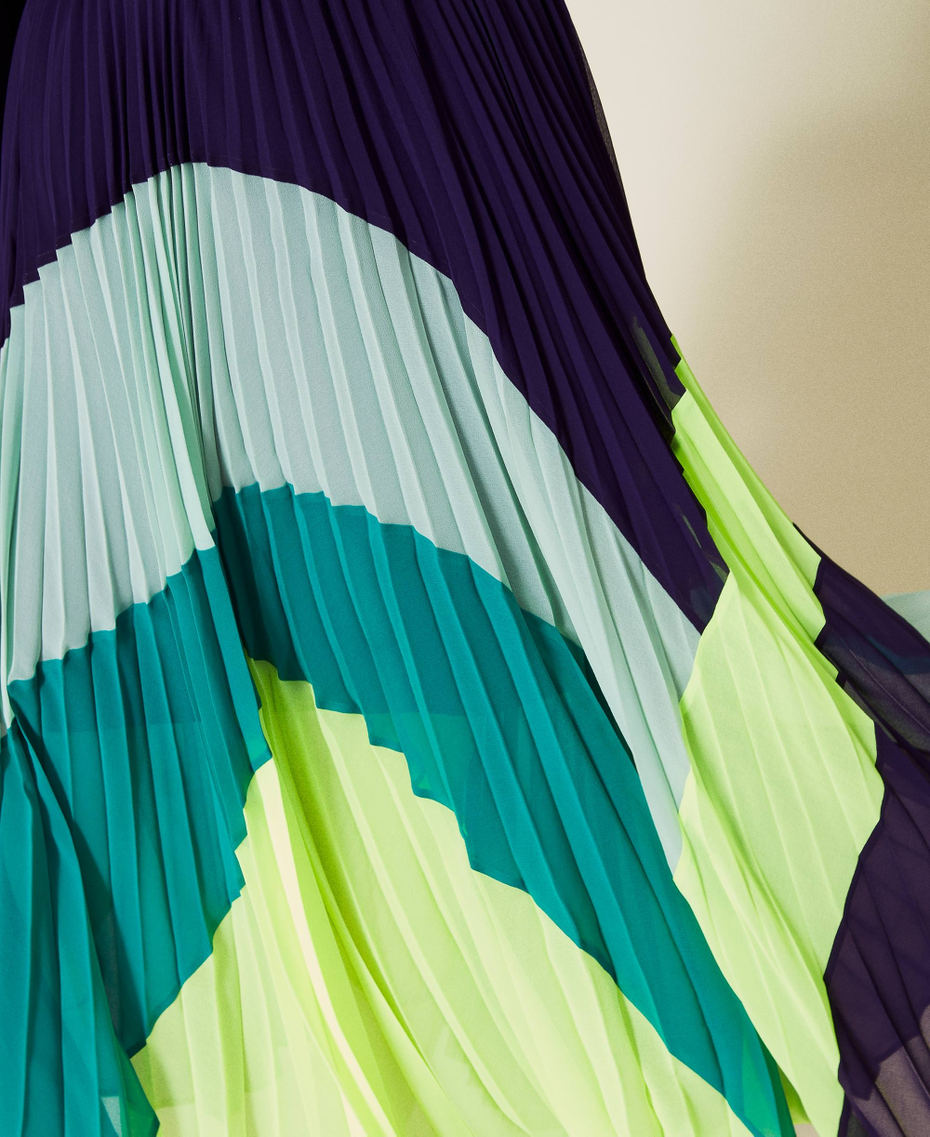 Kleid mit Plisseerock in Colorblock-Optik Multicolor „Indigo“-Violett / Neongelb Frau 222AP2693-06