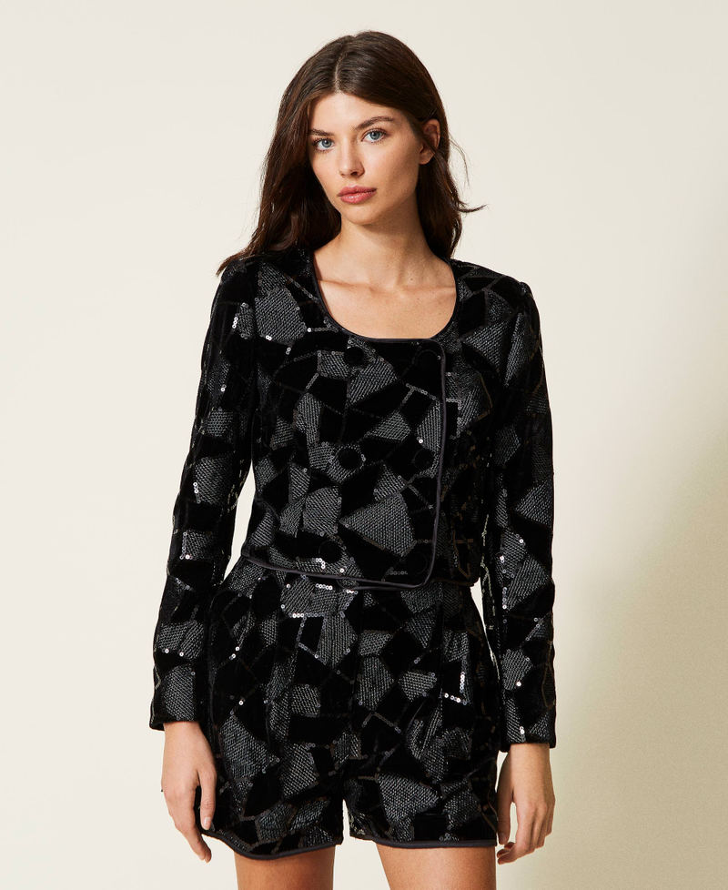 Samt-Shorts mit Pailletten-Stickerei