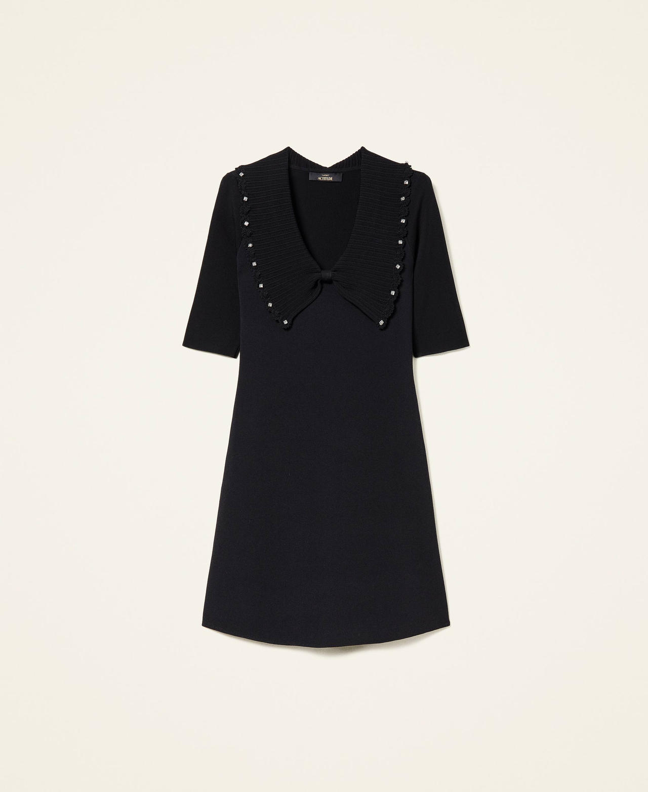 Трикотажное платье со стразами