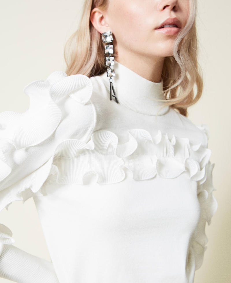 Pull col montant avec volants pliss&eacute;s