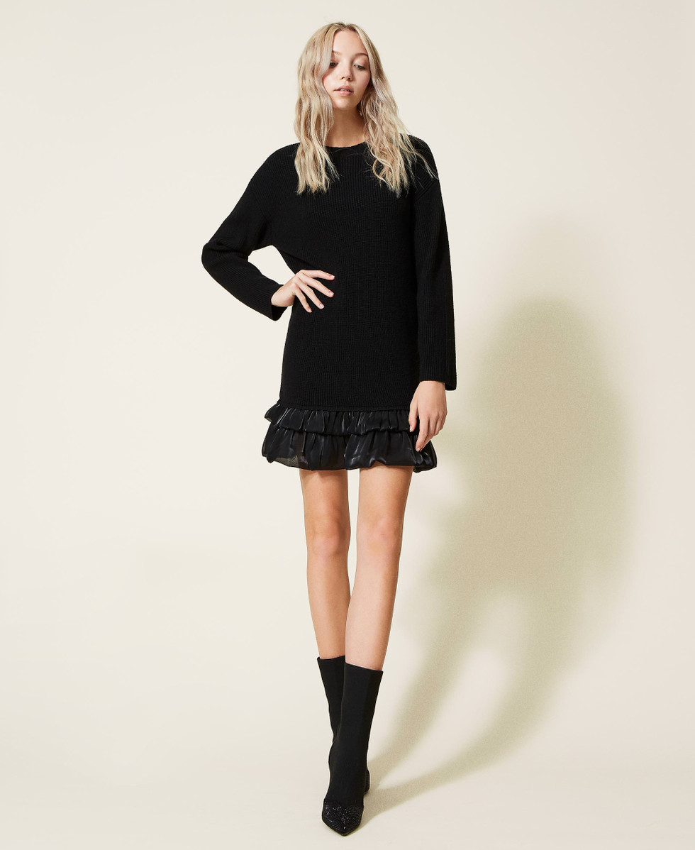 Strickkleid mit rüschen Outlet