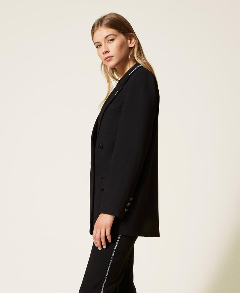 Blazer cruzado MYFO con estampado