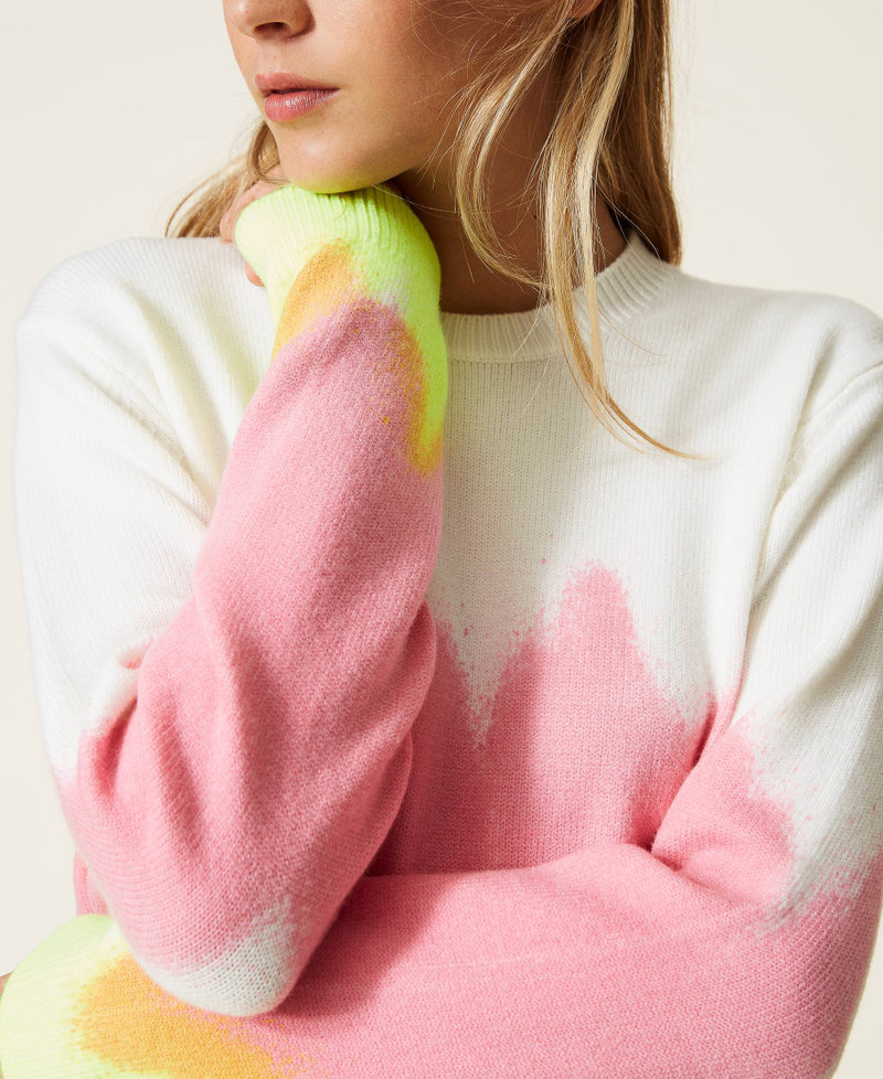 Pullover MYFO mit Farbverlaufprint Zweifarbig „Aurora Pink“-Rosa / Neongelb Frau 222AQ3080-05