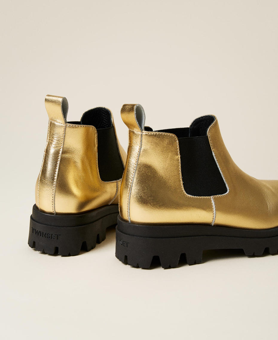 Laminated leather Chelsea boots Gold Yellow Girl 222GCJ052-04