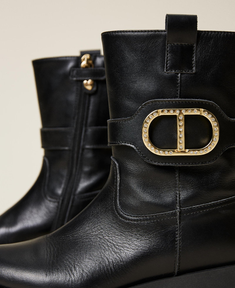 Leather biker boots with logo