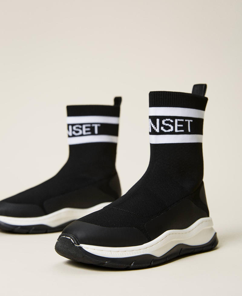Zapatillas de estilo calcetín con logotipo Negro Niña 222GCJ100-02