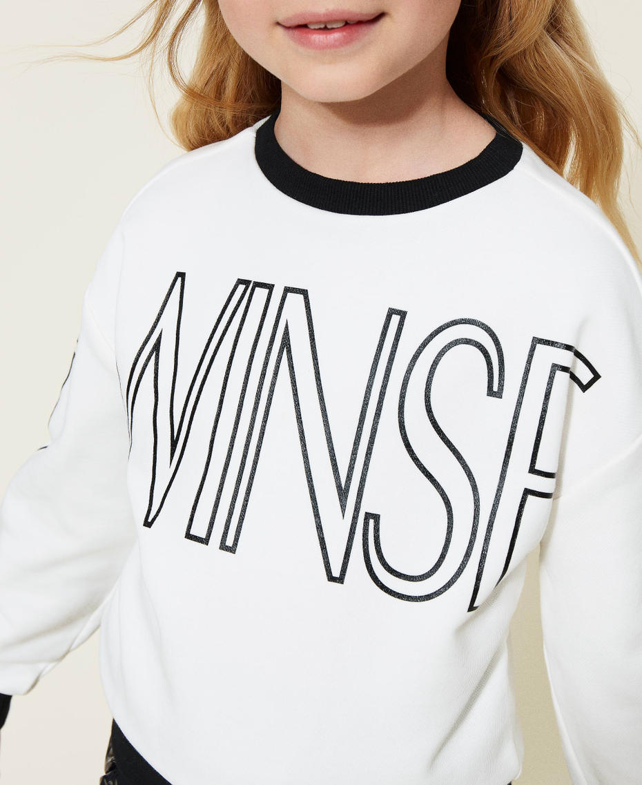 Толстовка с логотипом и стеганые шорты