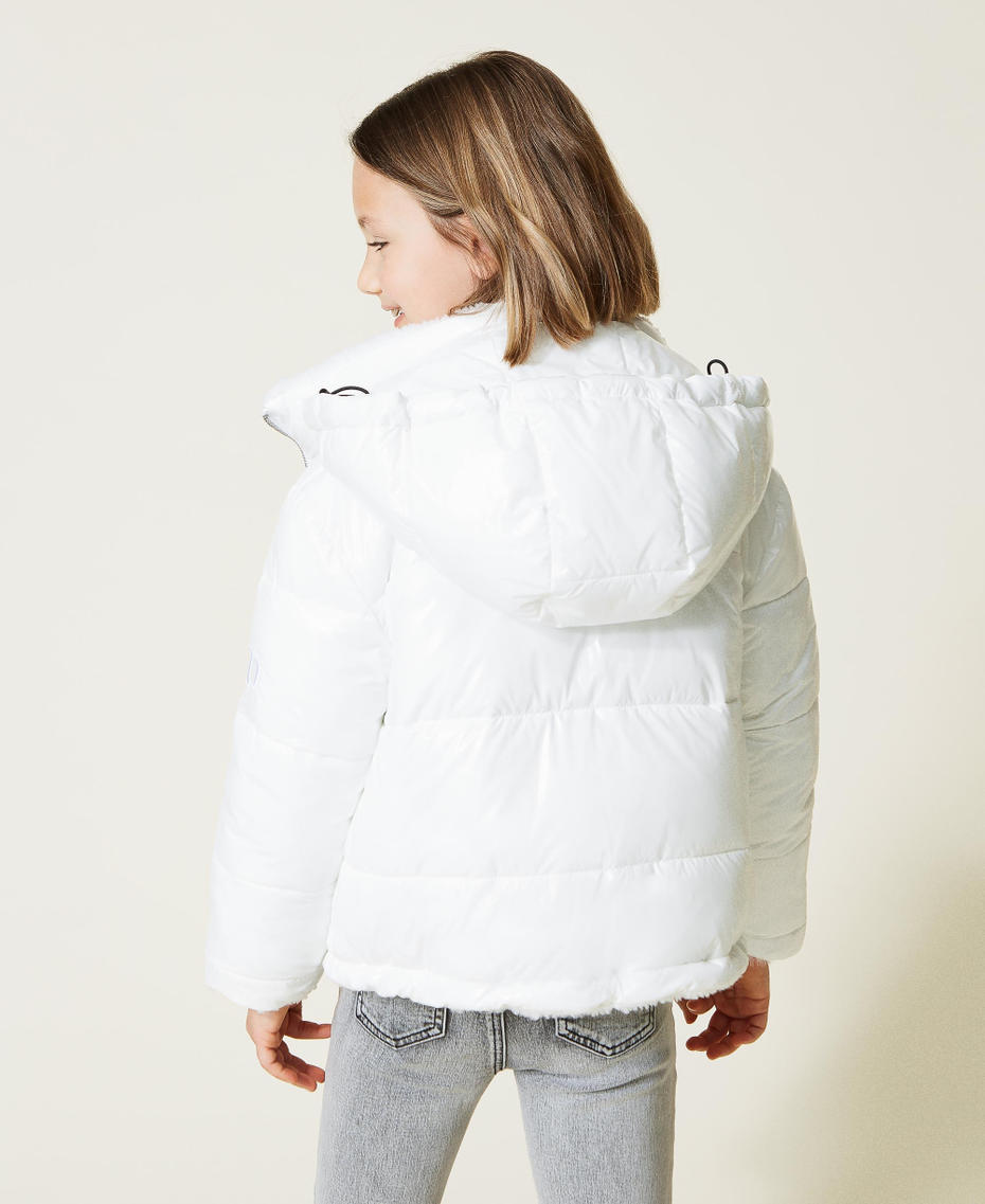 Reversible puffer jacket with faux fur