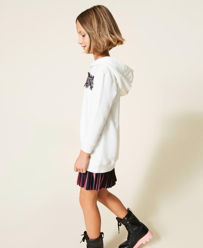 Robe en molleton avec volant pliss&eacute;