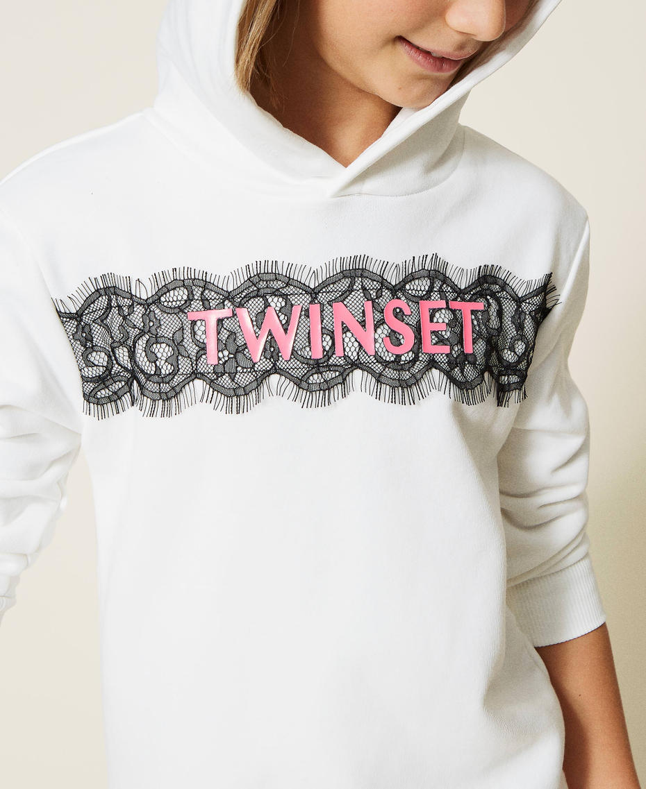 Robe en molleton avec volant pliss&eacute;