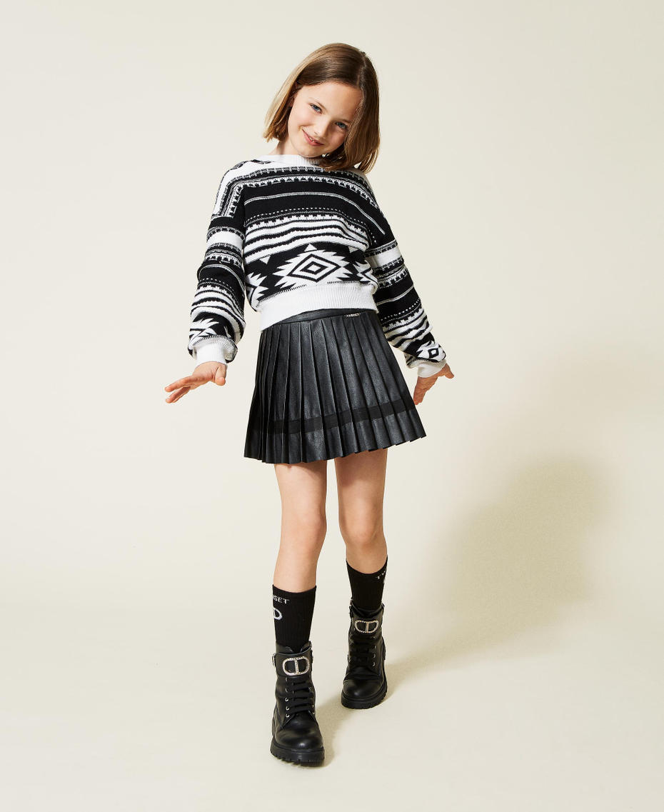 Leather-like pleated trouser skirt