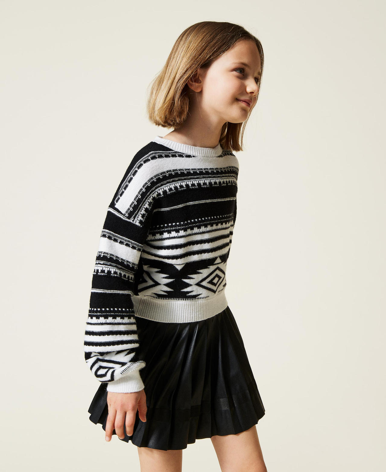 Leather-like pleated trouser skirt