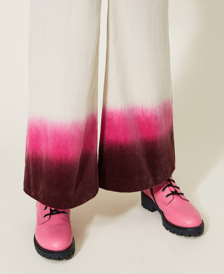 Cropped-Hose aus Samt mit Tie-Dye Multicolor Myrte / Silk-Fuchsia / Perlmutt Mädchen 222GJ2290-05