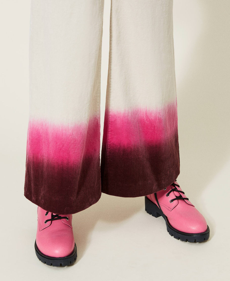 Pantaloni cropped in velluto tie-dye