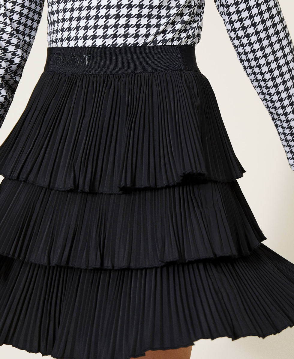 Plissierter Taftrock
