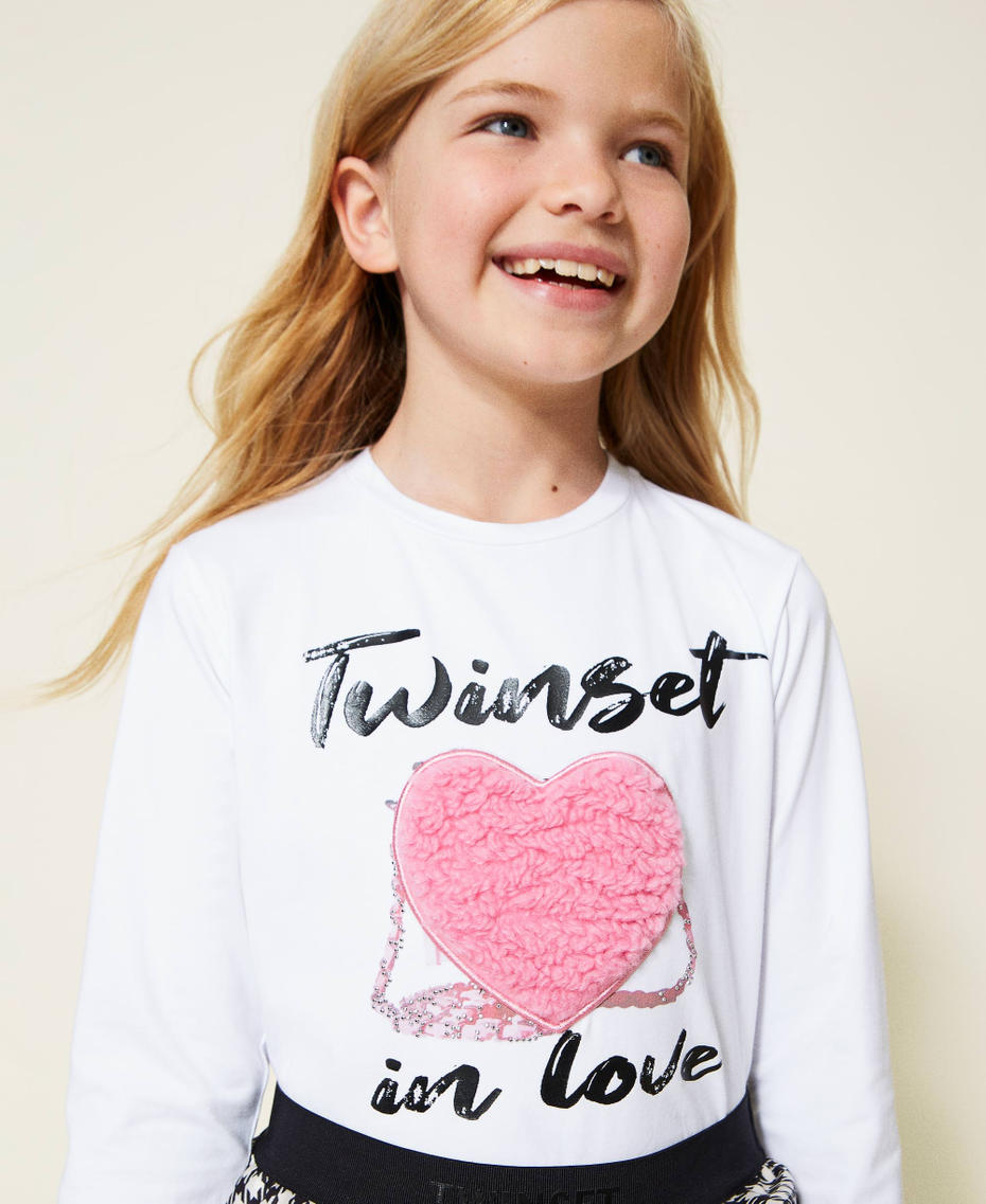 T-shirt con stampa e applicazioni peluche