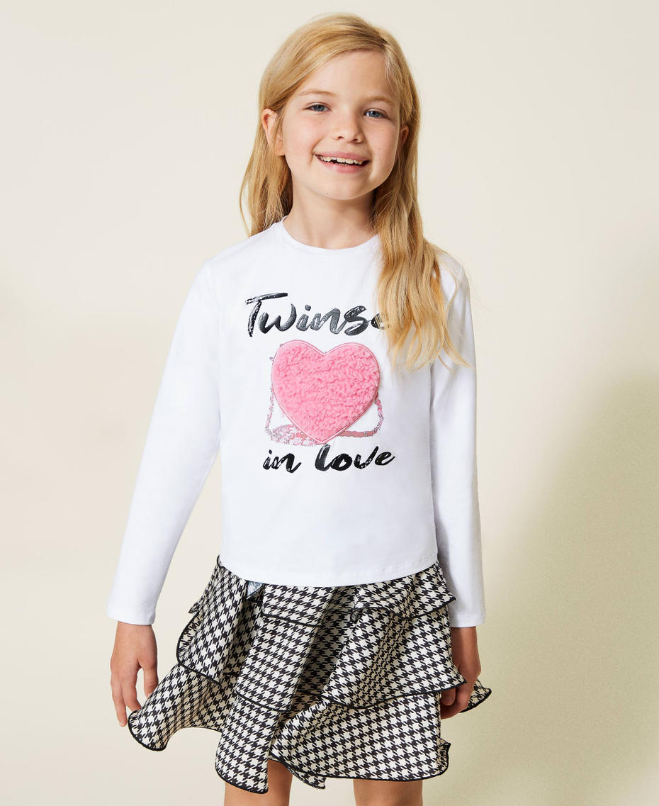 T-shirt con stampa e applicazioni peluche